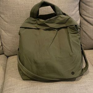 Lululemon On My Level Bag 19L- Medium Olive